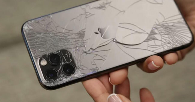 как ремонтируют разбитую заднюю крышку iPhone 11 Pro Max