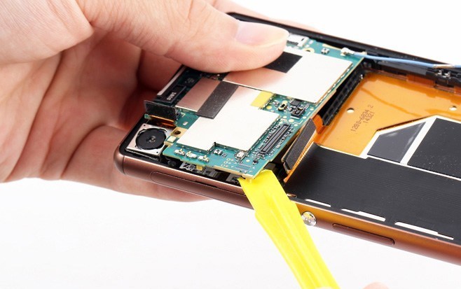 Xperia-Z3-mainboard-out